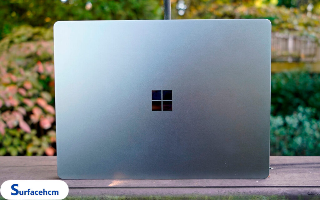 Màu Ice Blue trên Surface Laptop Go 3