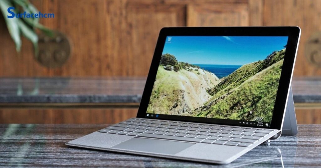 Surface Go là dòng Surface nhỏ gọn phù hợp cho nhân viên