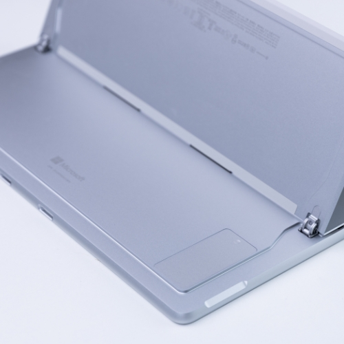 Mặt sau Surface Pro 11 16gb 256gb màu Platinum
