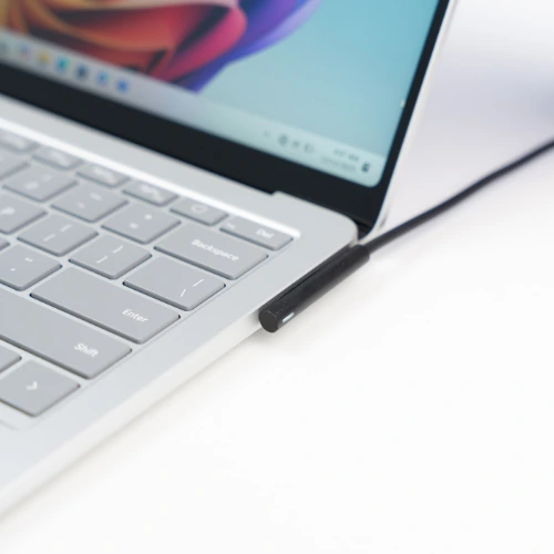 Sạc cổng Surface connect trên Surface Laptop 7 X Plus 16GB 512GB Platinum
