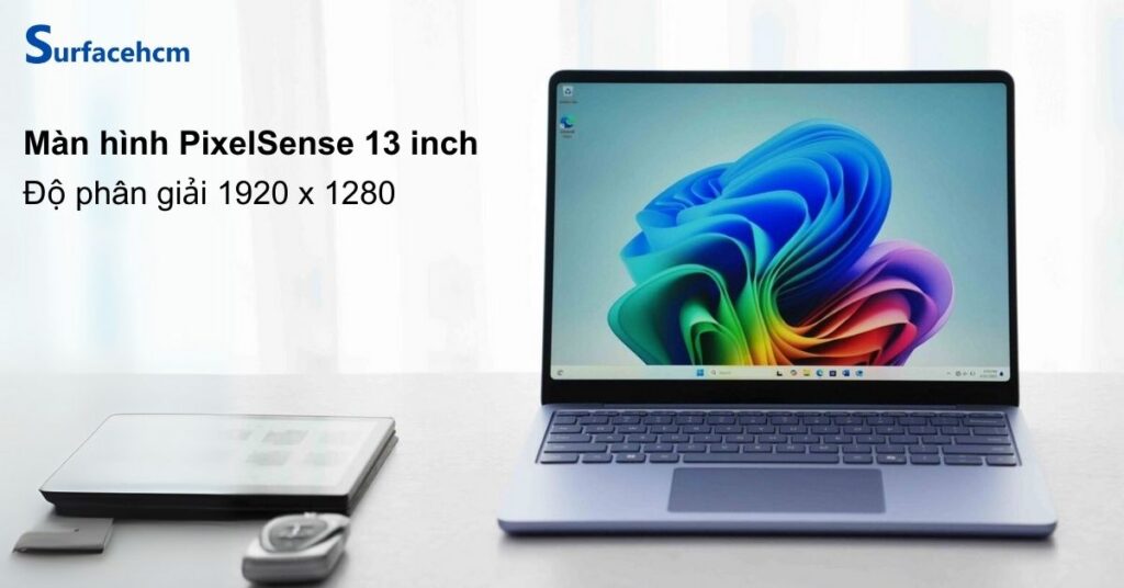 Surface Laptop 13 inch dùng màn hình PixelSens