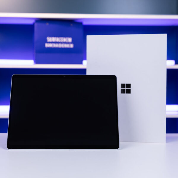 Surface Pro 12 Snapdragon X2 Plus 16GB 256GB Platinum mặt trước
