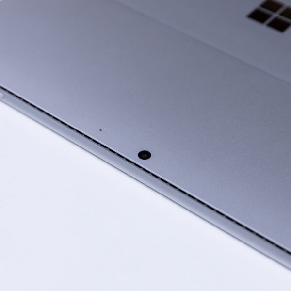Surface Pro 12 Snapdragon X2 Plus 16GB 256GB Platinum camera sau