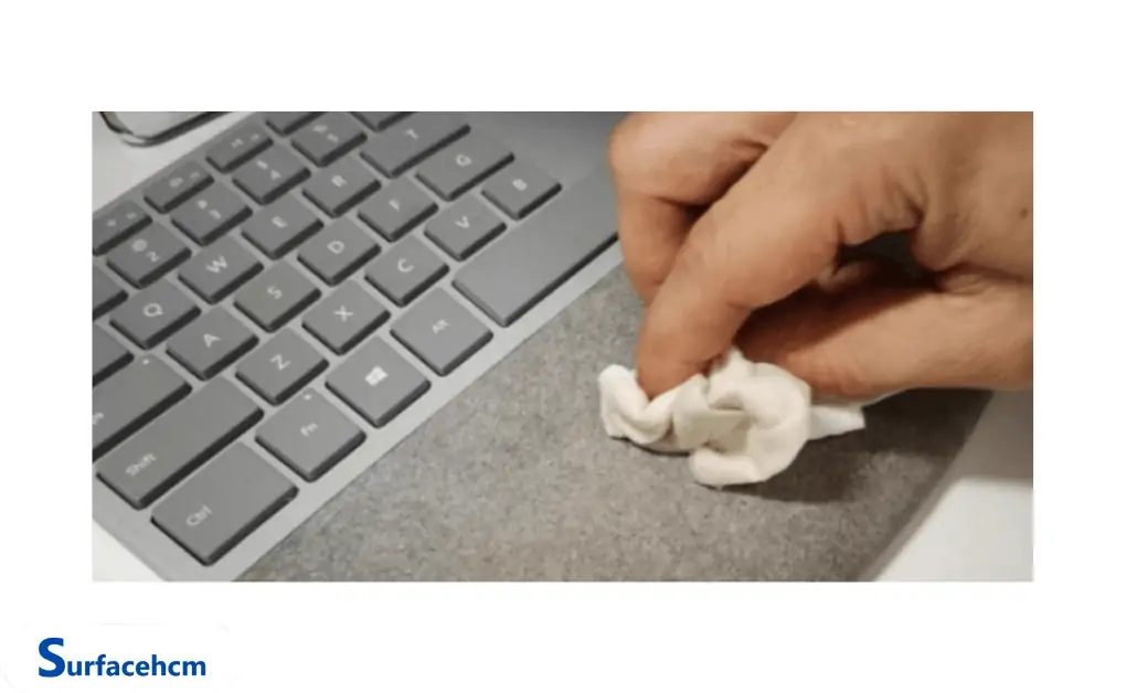 Vệ sinh bàn phím vải Alcantara