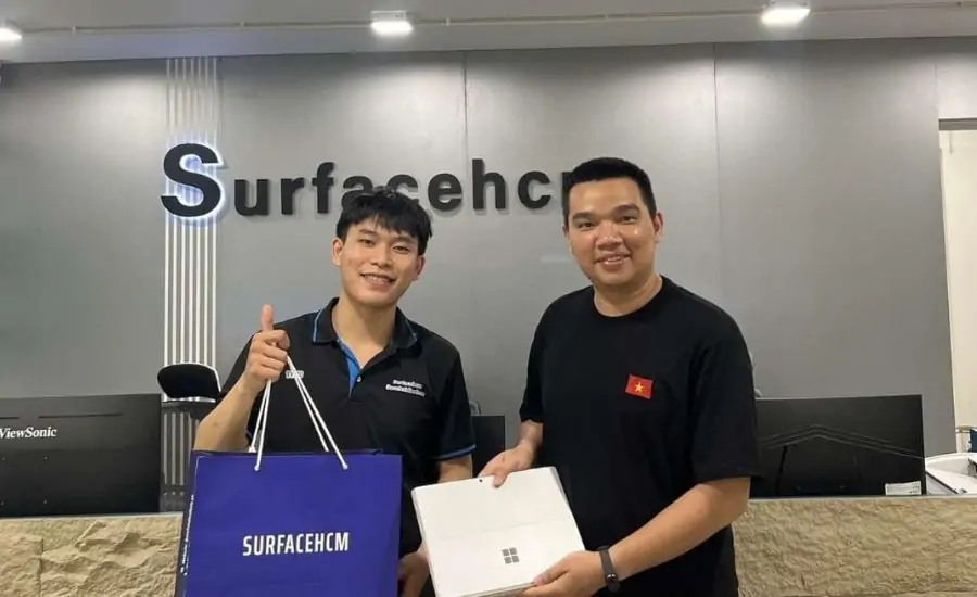 khách hàng mua Surface Laptop 6 Intel Ultra 5 135H 32GB 512GB 13.5"