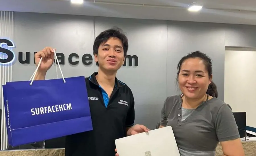 khach hang o surfacehcm 1
