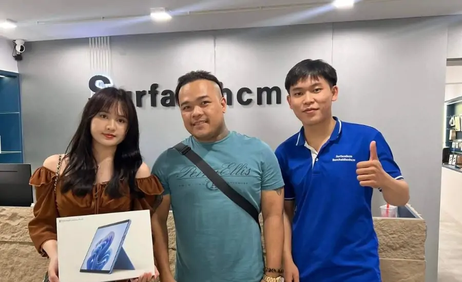 khách hàng tại surfacehcm