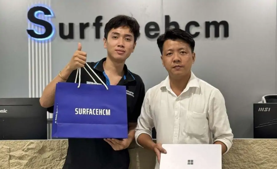 khach hang tai surfacehcm 2