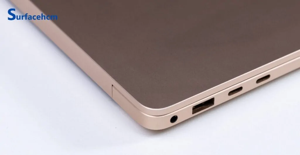 Cổng kết nối Surface Laptop 7